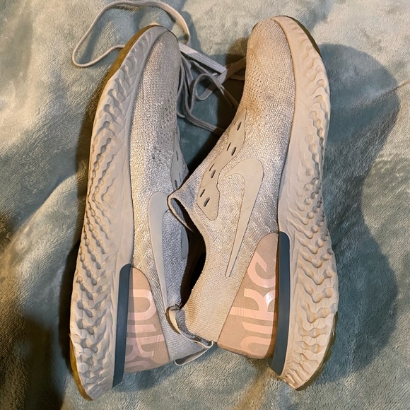 NIKE EPIC REACT 2 sz 9 GUC Pink blue grey - Picture 4 of 11